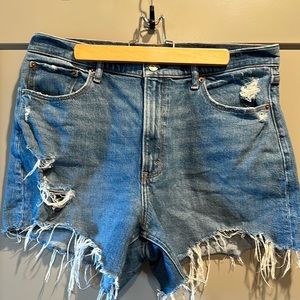 Abercrombie 4” Mom Short High Rise